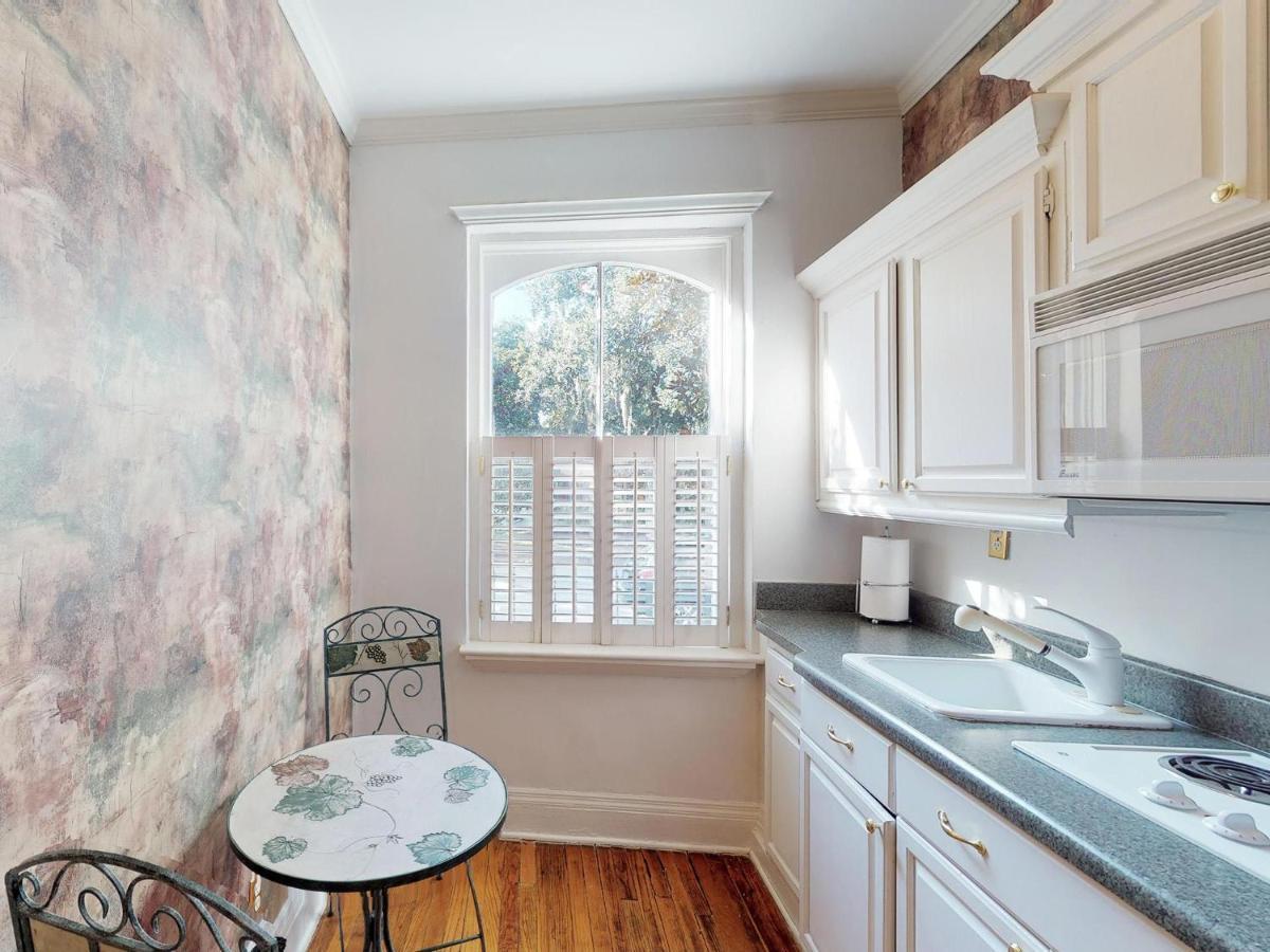 Southern Charm On Liberty Savannah Exterior photo